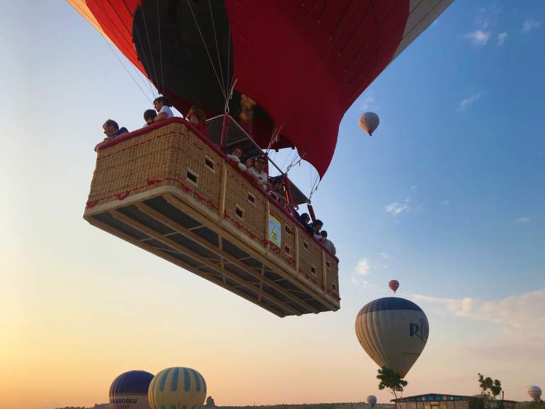 Balloon-basket-Cappadocia